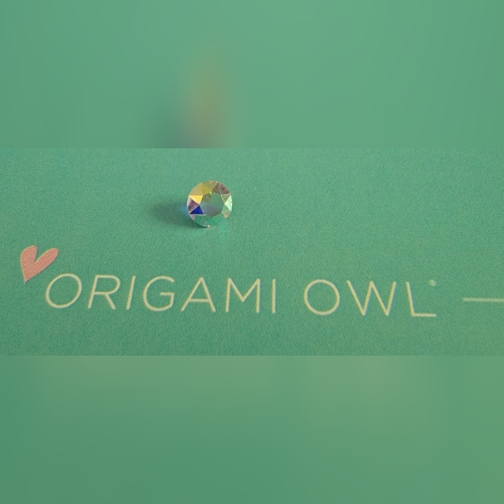 Origami Owl irredescent jewel